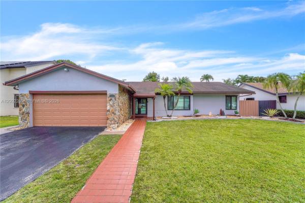 10615 SW 129th Ct, Unincorporated Dade County, Florida 33186, image 1