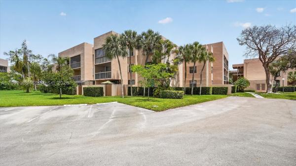 10975 SW 107th St #202, Unincorporated Dade County, Florida 33176, image 2