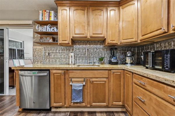 Crystal Lake Golf Villas, 4871 NW 13th Ave, Deerfield Beach, Florida 33064, image 2