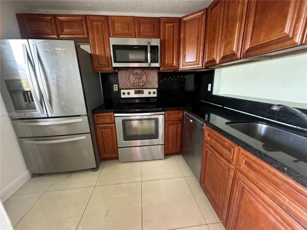 Miramar Club, 3396 Foxcroft Rd #305, Miramar, Florida 33025, image 3