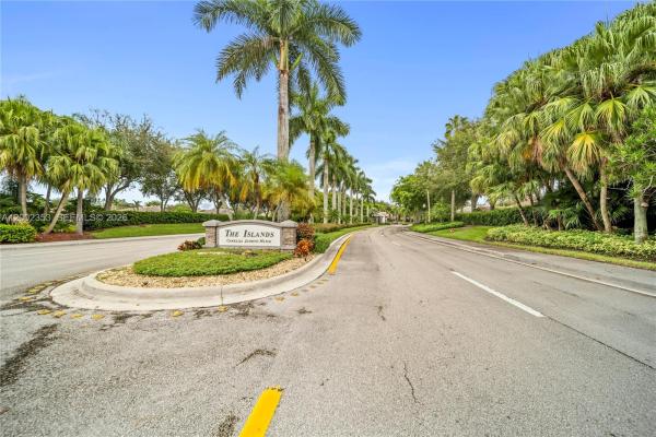 Camellia Island, 1115 Camellia Cir, Weston, Florida 33326, image 1
