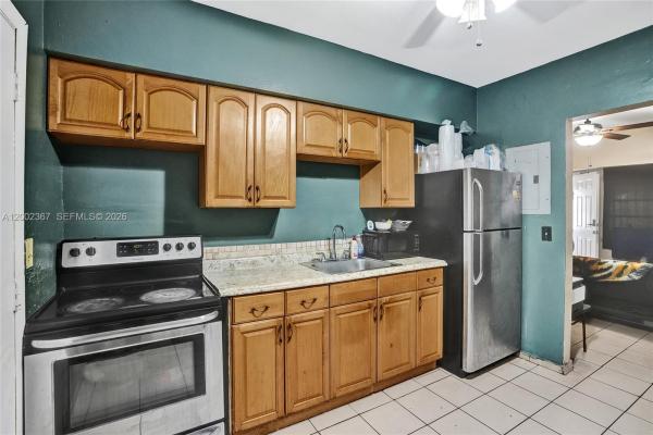 836 NW 101st St, Unincorporated Dade County, Florida 33150, image 2