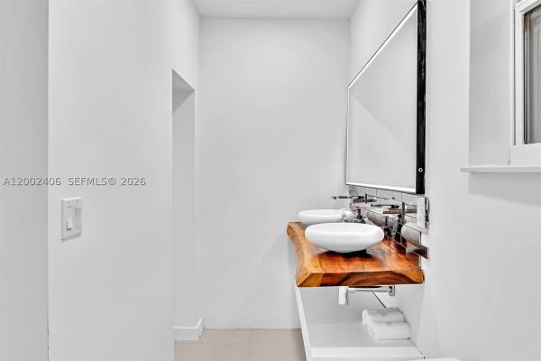 1002 10th St, Miami Beach, Florida 33139, image 1