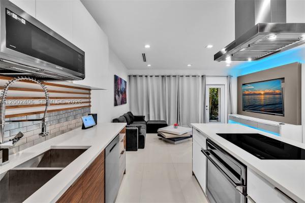 1002 10th St, Miami Beach, Florida 33139, image 2
