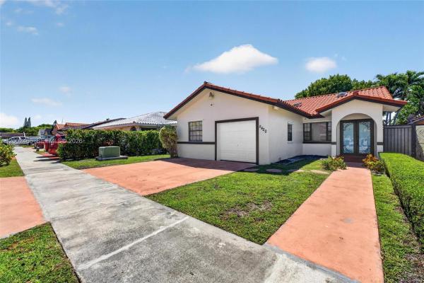 5420 SW 143rd Ct, Unincorporated Dade County, Florida 33175, image 1