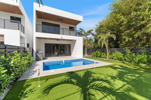 Bijou Lake Ridge, 1122 NE 10th Ave #B, Fort Lauderdale, Florida 33304, image 1