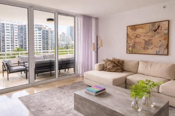 Three Tequesta Point, 848 Brickell Key Dr #905, Miami, Florida 33131, image 2