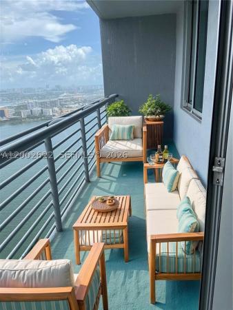 One Miami East, Miami, Florida 33131, image 3
