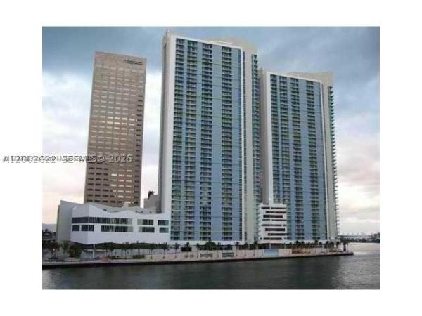 One Miami East, Miami, Florida 33131, image 2