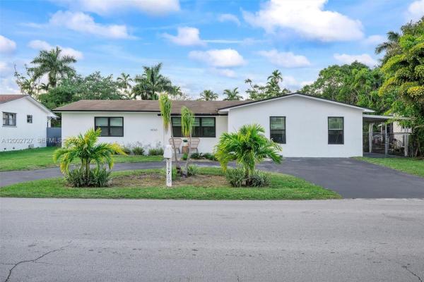 14760 S Spur Dr, Unincorporated Dade County, Florida 33161, image 1