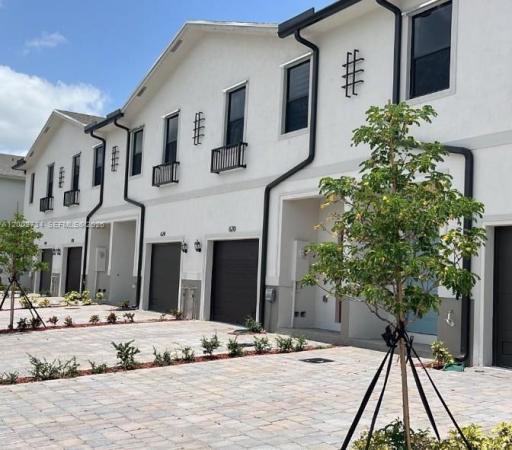 Regal Palm Square, 606 SW 12th St, Florida City, Florida 33034, image 1