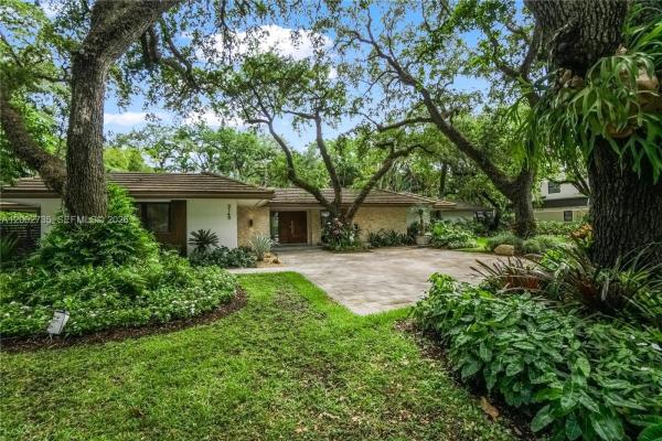 2140 NE 190th Ter, Unincorporated Dade County, Florida 33179, image 1