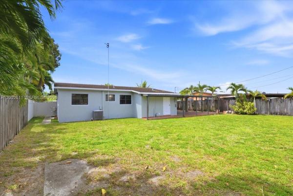 Hialeah Estates, 687 W 39th Pl, Hialeah, Florida 33012, image 1