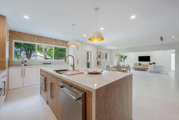 Sun Coral Heights, 8405 SW 144th St, Palmetto Bay, Florida 33158, image 3