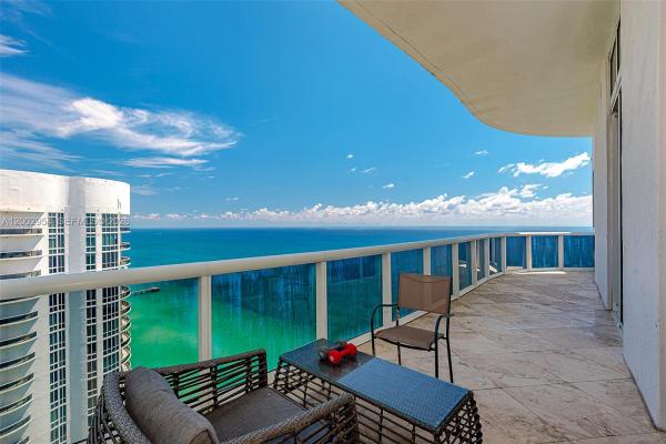 Tdr Tower 2, 15901 Collins Ave #4302, Sunny Isles Beach, Florida 33160, image 2