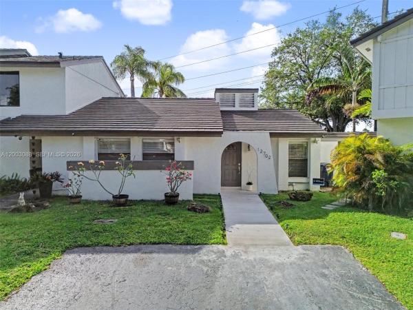 12702 SW 151st Ln, Unincorporated Dade County, Florida 33186, image 1