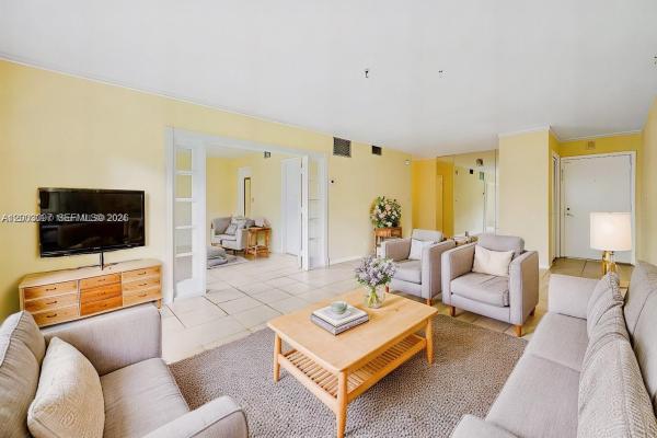 Manor Grove Village, 124 NE 19th Ct #114B, Wilton Manors, Florida 33305, image 2