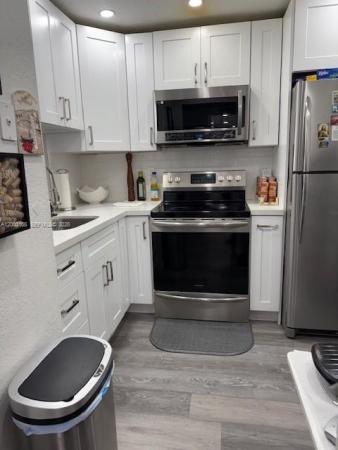 9350 Fontainebleau Blvd #413, Unincorporated Dade County, Florida 33172, image 1