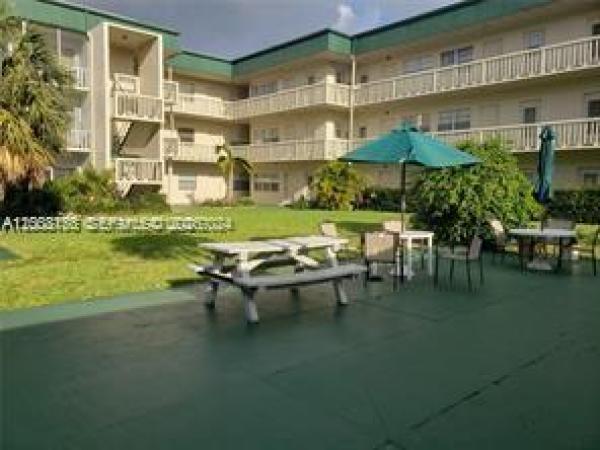 Seventeenth Green, 1450 Atlantic Shores Blvd #201, Hallandale Beach, Florida 33009, image 2