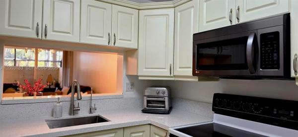 10835 SW 112th Ave #106, Unincorporated Dade County, Florida 33176, image 2