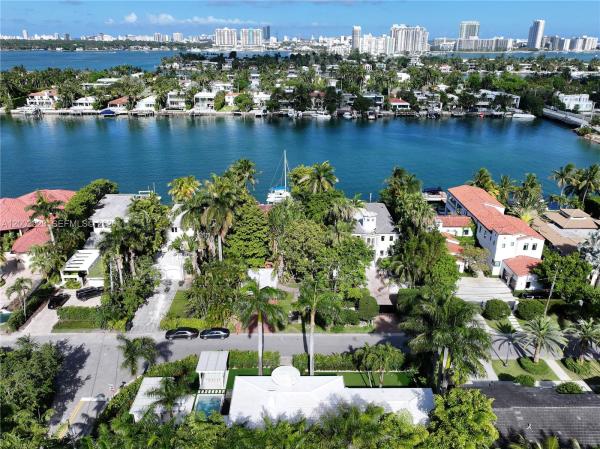 San Marino Island, 330 E San Marino Dr, Miami Beach, Florida 33139, image 1