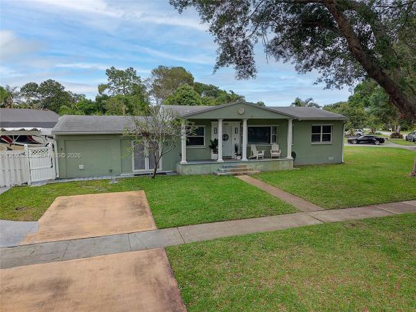 Golf View Heights, 899 E Country Club Cir, Plantation, Florida 33317, image 1