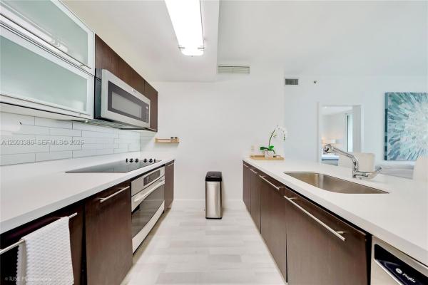 The Ivy At Riverfront, 90 SW 3rd St #3109, Miami, Florida 33130, image 2