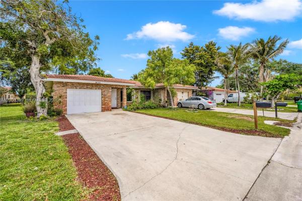 Pine Glen, 8135 NW 39th St, Coral Springs, Florida 33065, image 1