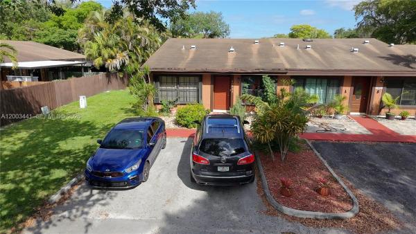 Cedarwoods At Pembroke Lakes, 10331 Holly Ct, Pembroke Pines, Florida 33026, image 1
