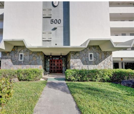 Fairways, 500 NE 14th Ave #306, Hallandale Beach, Florida 33009, image 1