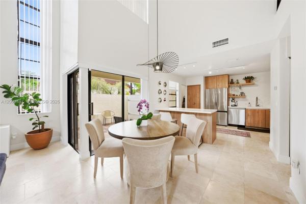 327 Ives Dairy Rd #327-05, Unincorporated Dade County, Florida 33179, image 1