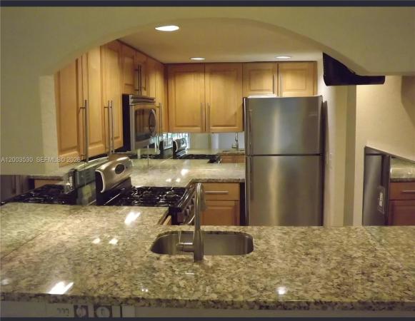 Villas Of Pinecrest, 6709 N Kendall Dr #228, Pinecrest, Florida 33156, image 2