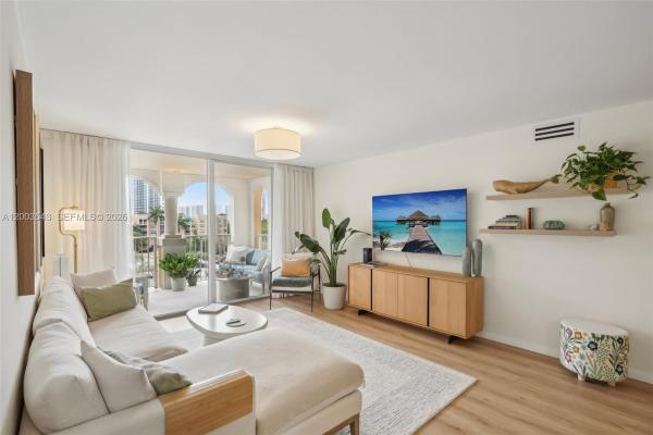 The Yacht Club At Aventura, 19701 E Country Club Dr #5603, Aventura, Florida 33180, image 1