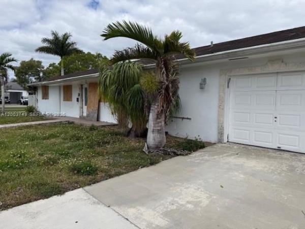 Downer Palms, 105 NE 17th St, Homestead, Florida 33030, image 3