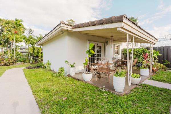 1300 NE 204th St, Unincorporated Dade County, Florida 33179, image 1