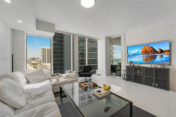 Ten Museum Park Residential, 1040 Biscayne Blvd #1905, Miami, Florida 33132, image 2
