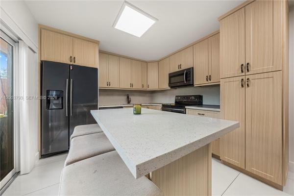 Camelot Lakes, 4089 Forest Hill Dr, Cooper City, Florida 33026, image 1