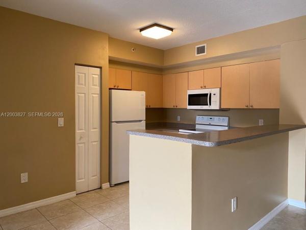 St Andrews At Nob Hill, 8060 N Nob Hill Rd #203, Tamarac, Florida 33321, image 1