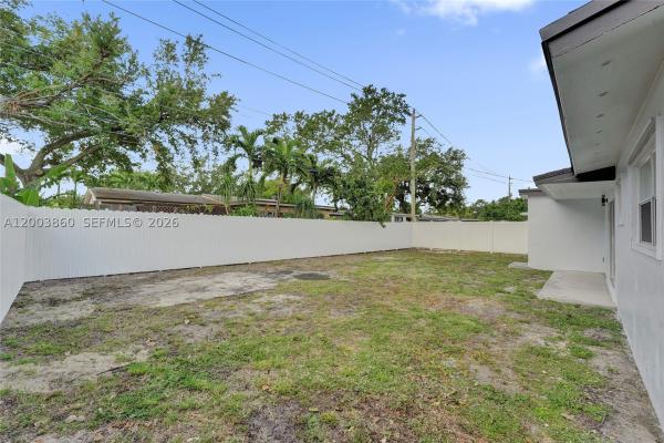 Linwood Gardens, 6442 Oak St, Hollywood, Florida 33024, image 3