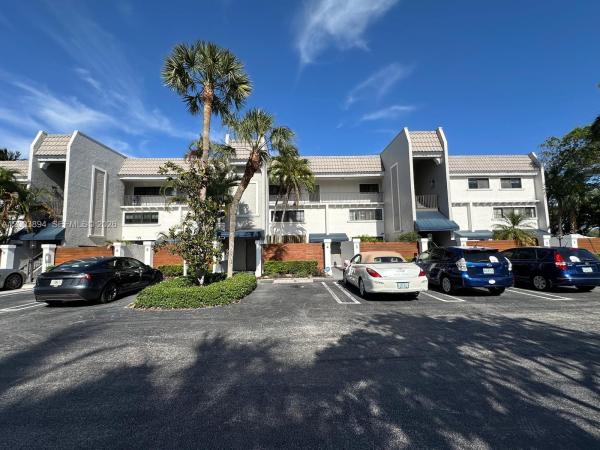 801 Palm Trl #10, Delray Beach, Florida 33483, image 1