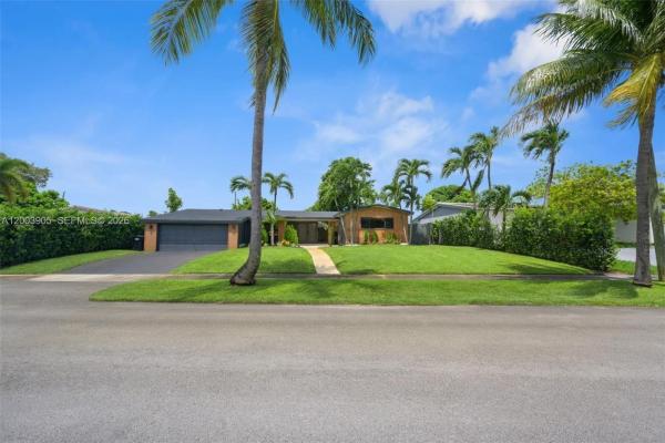 Sky Lake, 1951 NE 187th Dr, North Miami Beach, Florida 33179, image 2