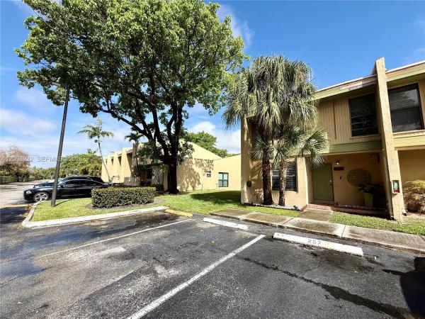 Westview, 9251 NW 14th Ct #257, Pembroke Pines, Florida 33024, image 2