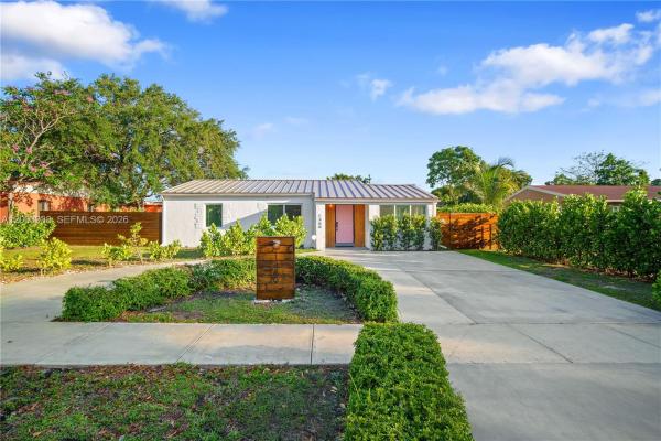 Dixie Gardens, 1360 NE 138th St, North Miami, Florida 33161, image 1