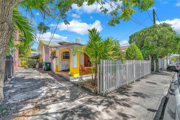 East Little Havana, 219 SW 6th Ave, Miami, Florida 33130, image 1