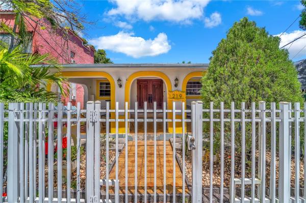 East Little Havana, 219 SW 6th Ave, Miami, Florida 33130, image 2