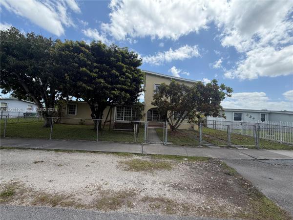 10910 SW 40th St, Unincorporated Dade County, Florida 33165, image 1