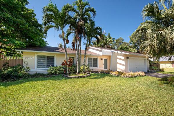 Pinewood Estates, 8480 SW 180th St, Palmetto Bay, Florida 33157, image 1
