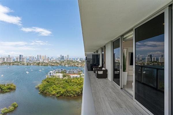 The Harbour North Tower, 16385 Biscayne Blvd #3001, North Miami Beach, Florida 33160, image 1