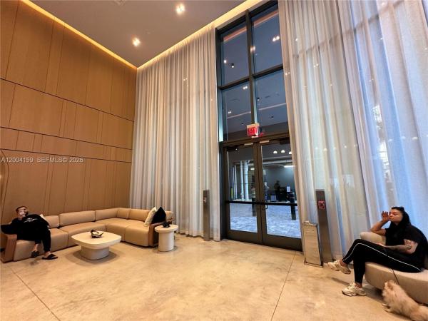 121 NE 5 #2712, Miami, Florida 33132, image 1