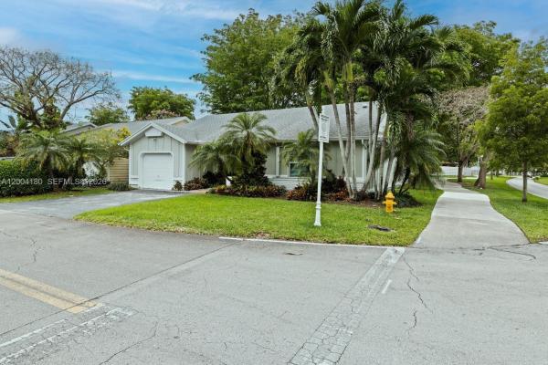14812 SW 140th Pl, Unincorporated Dade County, Florida 33186, image 3